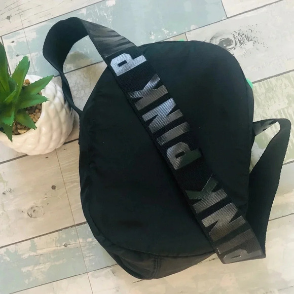 🍍Victoria’s Secret Pineapple Cooler Tote - Picture 5 of 7